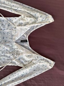 H&amp;M deep neck long floral mesh bodysuit/Size-S