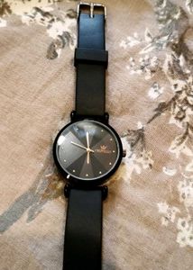 Crestello Watch In Black 🖤