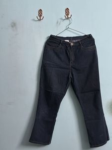 Women’s Straight-fit Jeans