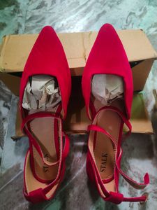 Red Bellies Flats