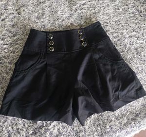 Chic Black Shorts(24IN SIZE)