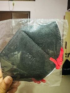 Stylish Black Face Mask (N95-Type) – Just ₹80!