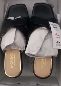 MONROW &#34;Boldly Comfortable&#34; Box