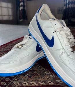 Nike Sneakers Of White And Blue Colour