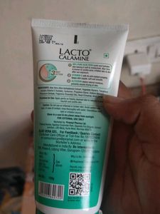 Lacto Calamine Aloe Vera Gel Like new
