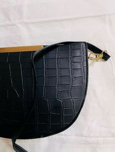 Moon Slingbag