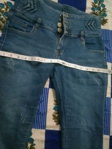 High Waisted Skinny Jeans With 4 Buttons