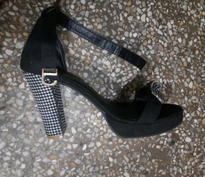 Black  Heels 👠