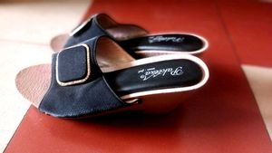 Black Pakeera Platform Slide Sandals