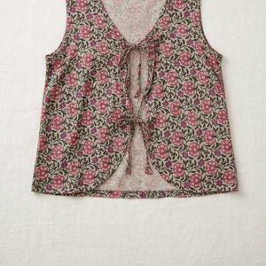 Floral Print Sleeveless Top