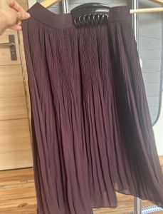 H&amp;M Pleated Skirt