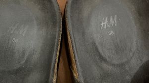 H&amp;M Black &amp; Beige Buckle slides