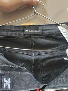 Zara Ripped Knee Skinny Jeans (Zara size- 32)