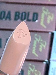 Too Faced Lip Stick