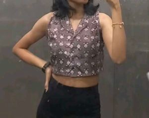 Floral Print Sleeveless halter neck Top