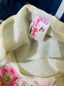 Elegant Floral Embroidered Kurta