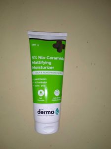 The Derma Co Nia Ceramide Mattifying Moisturizer