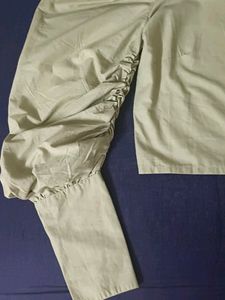 Bell hands green top