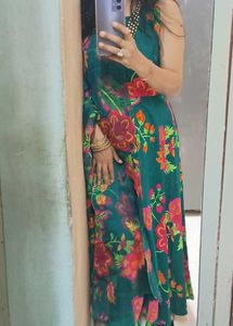 Klosia Green Flower Print Kurta Set