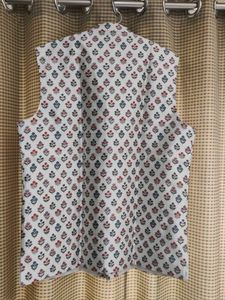 Floral Sleeveless Bandi