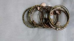 Beautiful Metallic Bangle Set Available