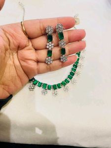 Ad Necklace Set