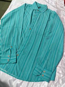 Men&#39;s Striped Casual Shirt