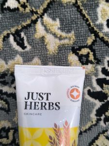 Just Herbs Moisturising Sunscreen Gel