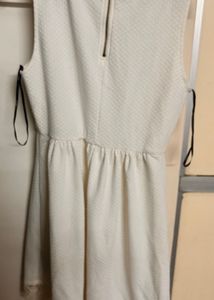 Forever 21 Off White dress Of M Size