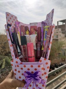 Lipstick &amp; Chocolate Bouquet