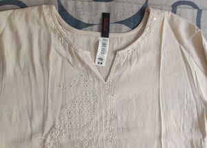 Elegant Embroidered Kurti