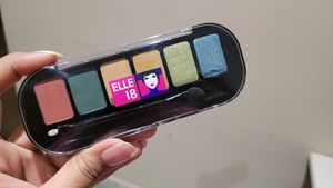 Elle 18 Eye Shadow Palette