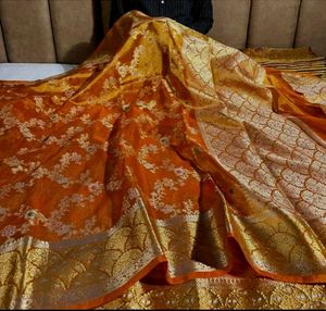 Elegant Floral Pink Tissue Benarasi Saree