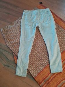 Stylish Women&#39;s Jeans