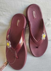 OOFOAM LADIES DAILY USE SLIPPER