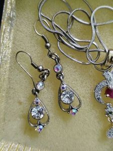 Elegant Pendant With Earrings
