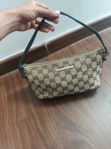 Authentic GUCCI boat Baguette