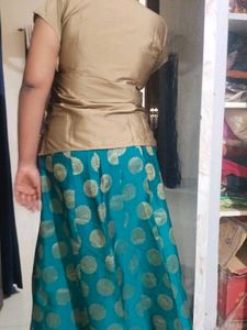 Beautiful Green Ethnic Traditional Dress Set