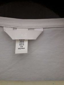 H&amp;M White Scoop Neck T-Shirt