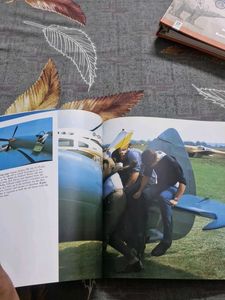 Spitfire: World&#39;s Famous Fighter