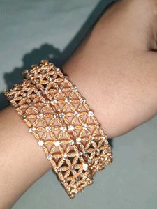 Elegant Bangles ( light pink shade) 💫