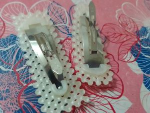 I Am Selling Two Pieces Of Clips