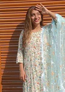Full suit set including dupatta