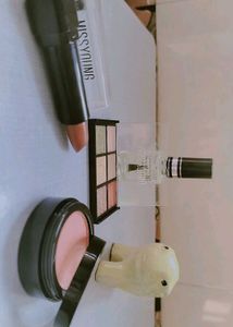 nail paint eyeshadow blush lipstick combo