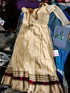I Am Selling My Anarkali Suit