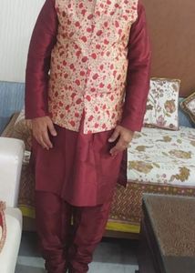 Men Kurta Set With Jacket