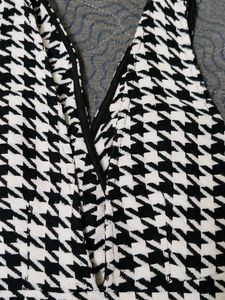 Zudio Black&amp;White One Pc