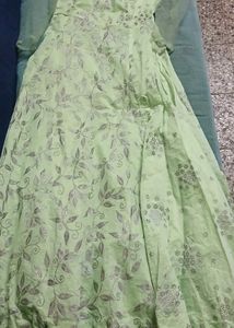 Elegant Green Gowns – Perfect for Parties &amp; Specia