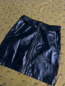 Stylish Black Mini Skirt