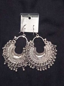 Free Bracelet With Silver Jhumka Earrings